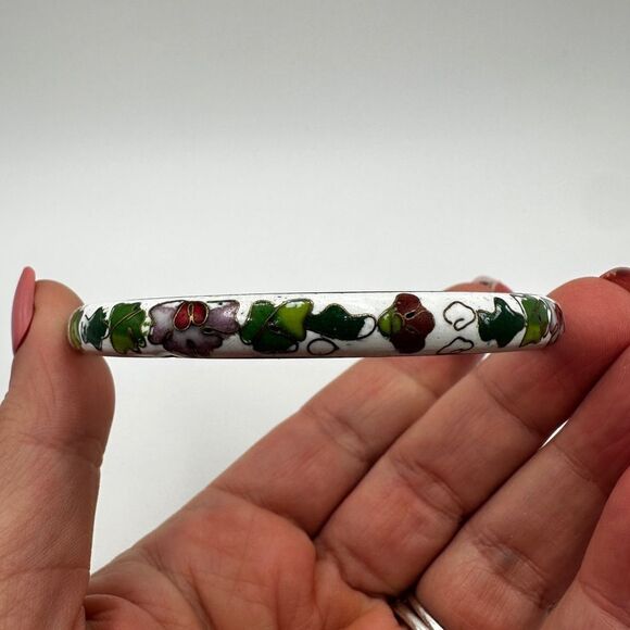 You pick! White or black floral cloisonne bangle bracelet, size 8.5! - Picture 4 of 15